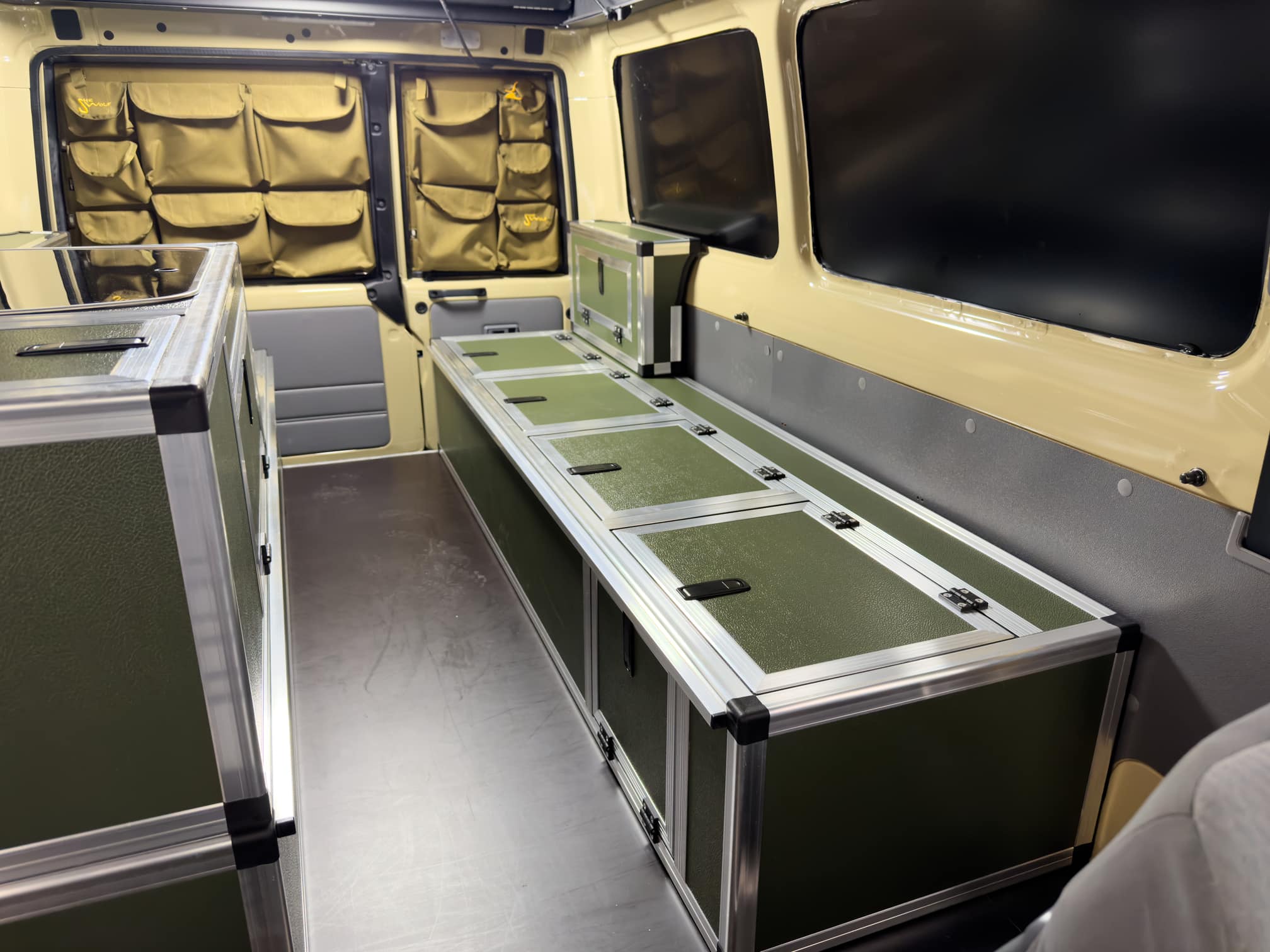 Land Cruiser 4x4 Prefab